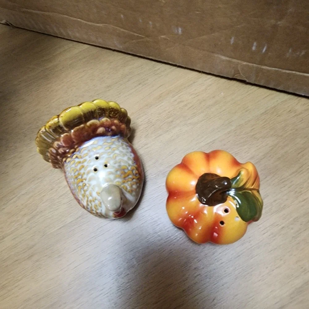 Thanksgiving Fall Salt And Pepper Shaker Turkey Pumpkin Ceramic Set